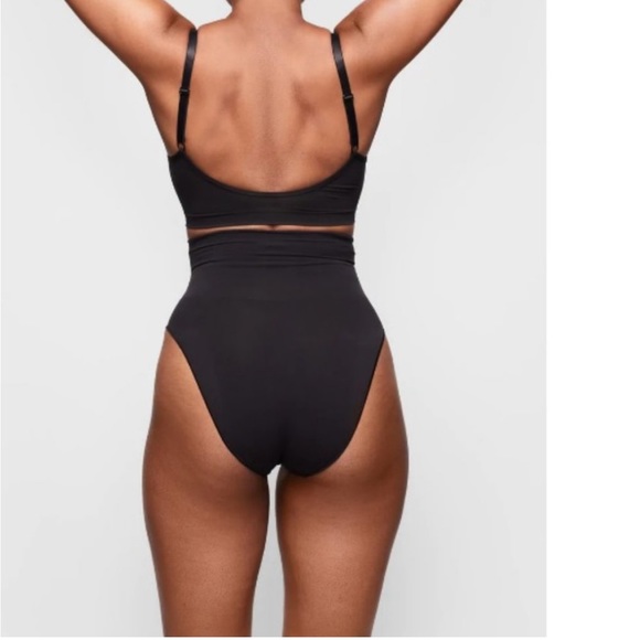 SKIMS Core Control Brief Black Onyx 4xl/5xl Shapewear - Picture 2 of 9